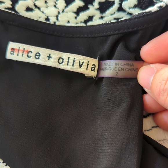 Alice + Olivia Black White Lace Floral Pattern Open back Sheath Mini Dress - Picture 7 of 8